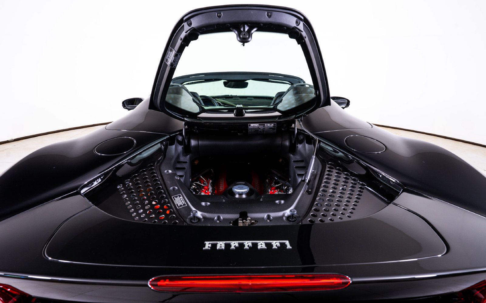 Used 2022 Ferrari SF90 Spider AWD/4WD image 14