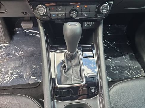 Used 2024 Jeep Compass Latitude AWD/4WD image 19