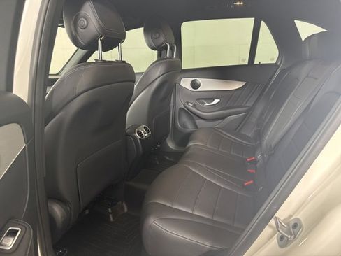 Used 2022 Mercedes-Benz GLC 300 4MATIC image 12