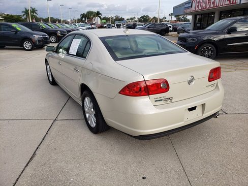 Used 2011 Buick Lucerne CXL image 3