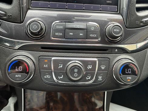 Used 2015 Chevrolet Impala LTZ FWD image 23