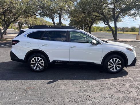 Used 2022 Subaru Outback Premium image 8