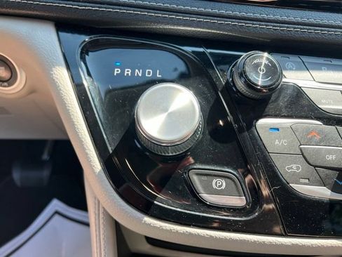 Used 2021 Chrysler Pacifica Limited AWD/4WD image 20