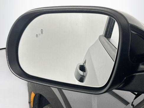 Used 2025 Kia Soul LX w/ LX Technology Package FWD image 16