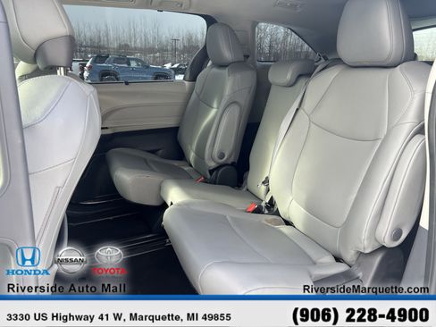 Used 2024 Toyota Sienna XLE image 26