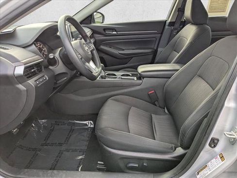 Used 2024 Nissan Altima 2.5 SV image 15