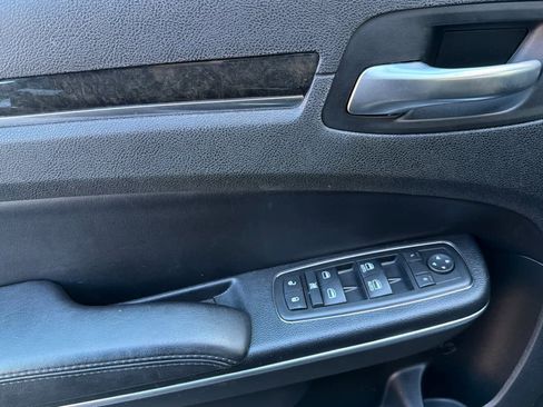 Used 2014 Chrysler 300 C image 14