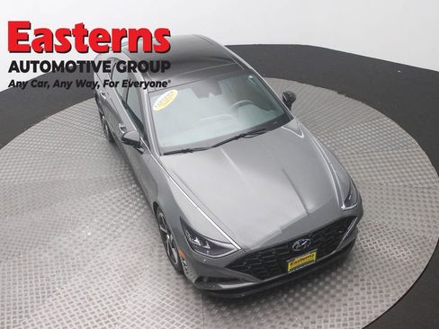 Used 2023 Hyundai Sonata SEL Plus w/ Preferred Accessory Package FWD image 3