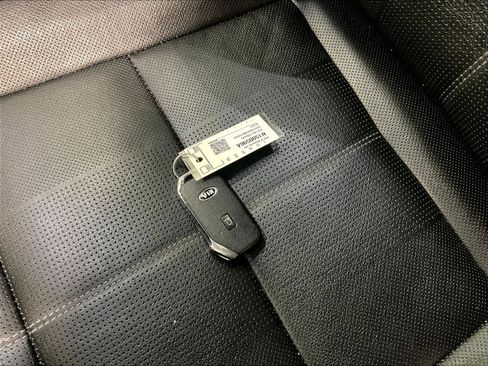 Used 2021 Kia Telluride EX image 32