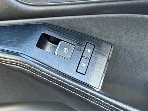 Used 2022 Nissan Rogue SL w/ SL Premium Package image 22