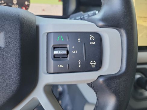 Used 2024 Land Rover Defender 130 S image 22