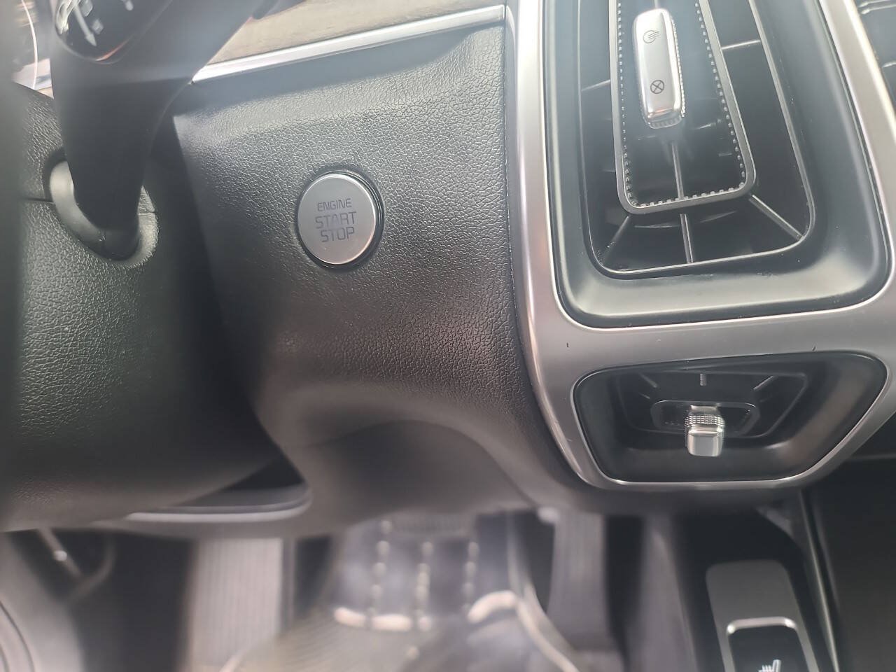 Used 2023 Kia Sorento EX FWD image 19