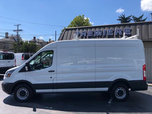 Used 2018 Ford Transit 250 148 Medium Roof RWD image 3