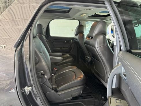 Used 2016 GMC Acadia SLT w/ Open Road Package FWD image 29