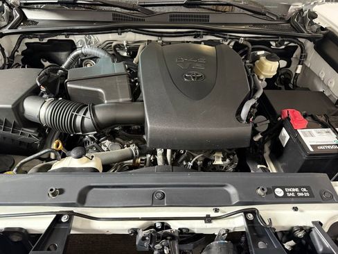 Used 2017 Toyota Tacoma Limited image 10