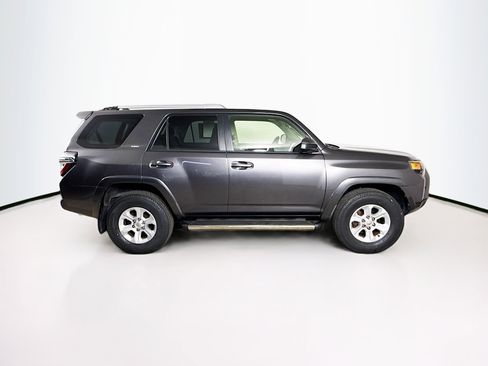 Used 2016 Toyota 4Runner SR5 image 2