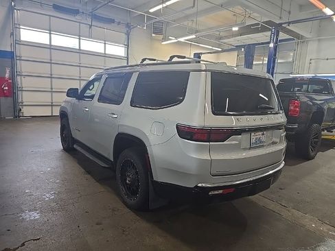 Used 2022 Jeep Wagoneer Series III image 10