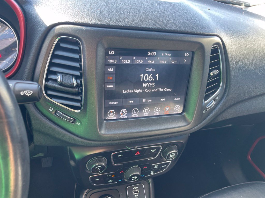 Used 2019 Jeep Compass Trailhawk AWD/4WD image 18