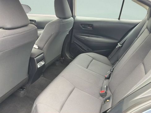 Used 2025 Toyota Corolla LE FWD image 31