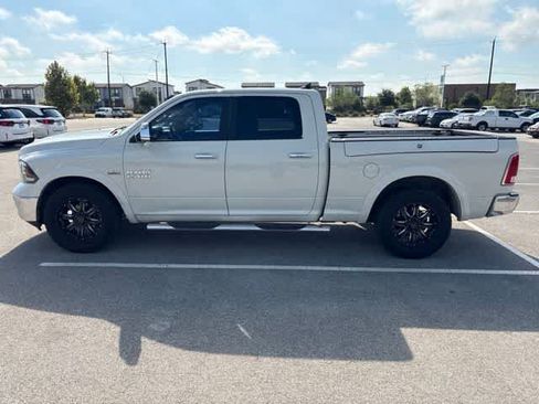 Used 2018 RAM 1500 Laramie RWD image 2