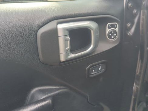 Used 2020 Jeep Wrangler Sport AWD/4WD image 13
