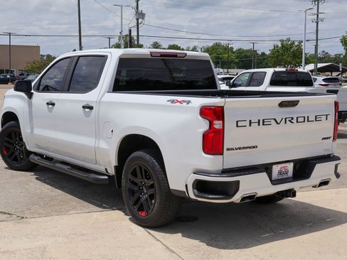 Used 2023 Chevrolet Silverado 1500 RST w/ Redline Edition AWD/4WD image 2