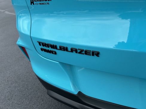 Used 2022 Chevrolet TrailBlazer RS AWD/4WD image 11
