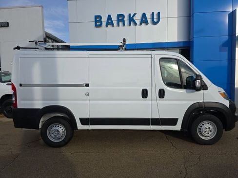 Used 2025 RAM ProMaster 2500 w/ Safety Group FWD image 3