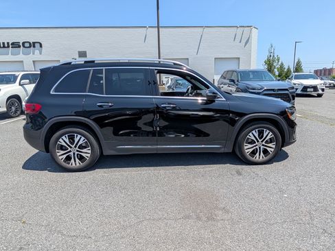 Used 2024 Mercedes-Benz GLB 250 4MATIC image 2