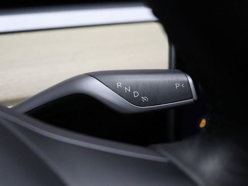 Used 2023 Tesla Model Y Long Range image 46