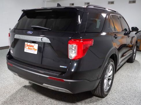 Used 2020 Ford Explorer XLT w/ Equipment Group 202A AWD/4WD image 7