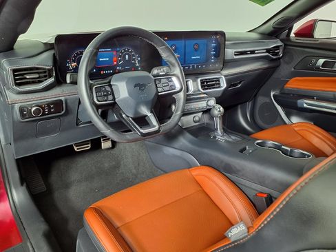 Used 2025 Ford Mustang GT Premium RWD image 13