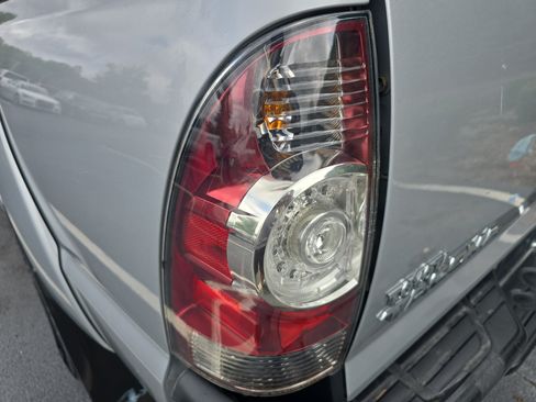 Used 2013 Toyota Tacoma 4x4 Access Cab w/ SR5 Pkg image 35