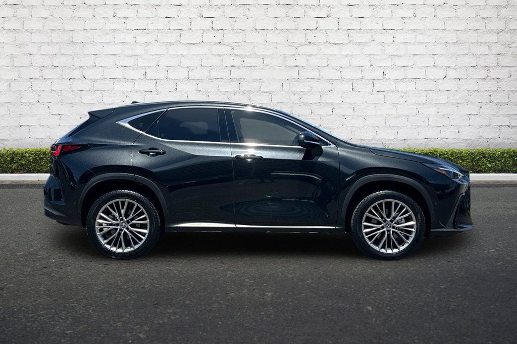 Used 2025 Lexus NX 350h AWD w/ Accessory Package (2T) image 3