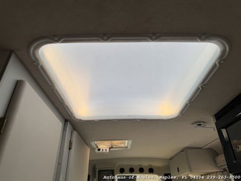 Used 1999 Volkswagen Eurovan FWD image 37