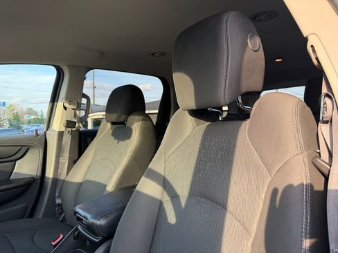 Used 2014 GMC Acadia SLE image 11