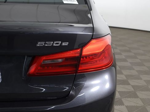 Used 2018 BMW 530e xDrive AWD/4WD image 18