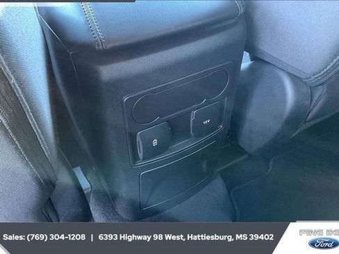 Used 2023 Ford Explorer XLT image 24