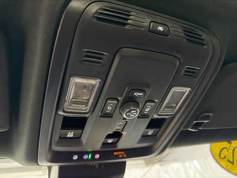 Used 2025 GMC Yukon AT4 Ultimate AWD/4WD image 28