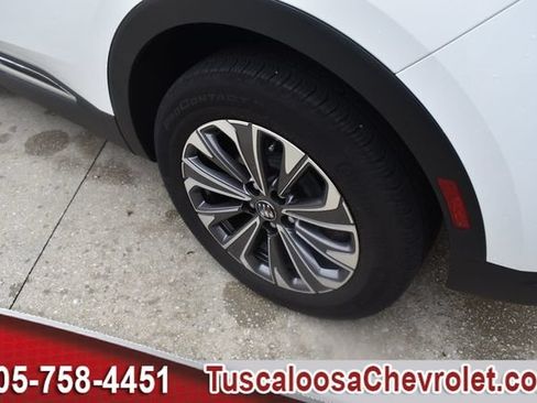 Certified 2024 Buick Envision Preferred AWD/4WD image 13