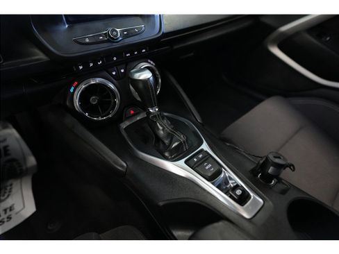 Used 2018 Chevrolet Camaro LT RWD image 16