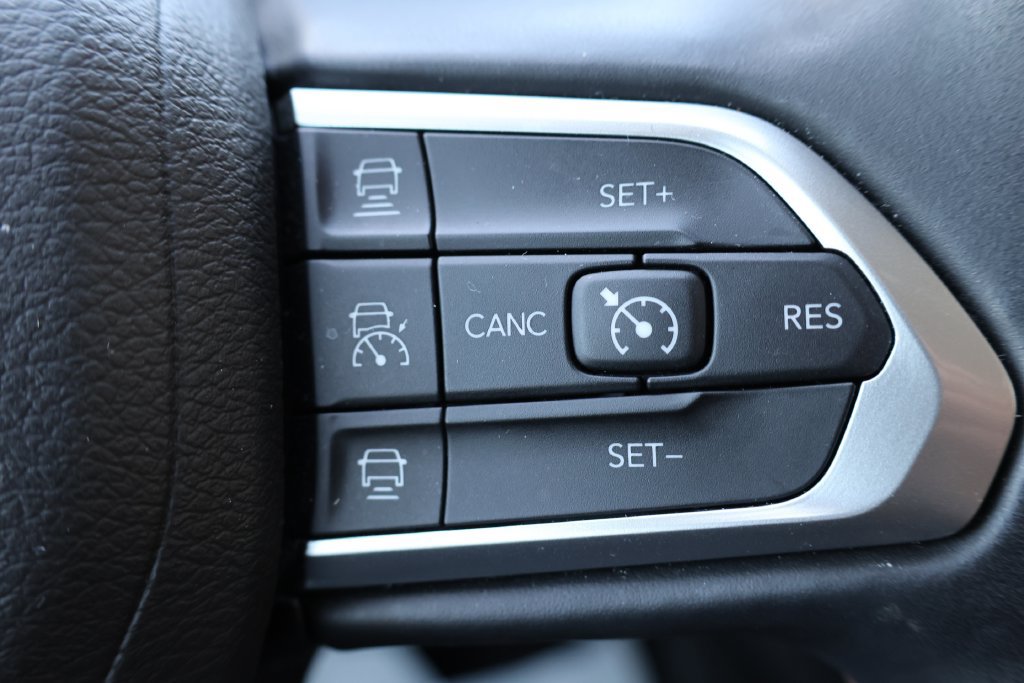 Used 2022 Jeep Compass Limited AWD/4WD image 24