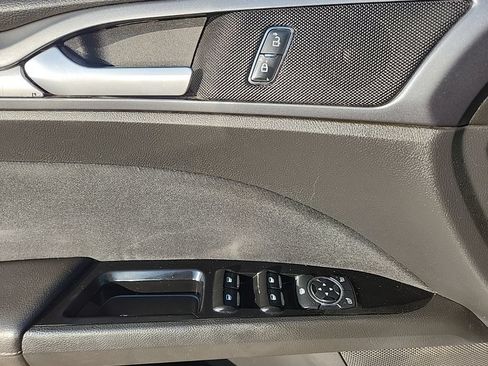 Used 2013 Ford Fusion SE FWD image 26
