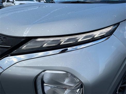 Used 2023 Mitsubishi Outlander SE Black Edition image 10