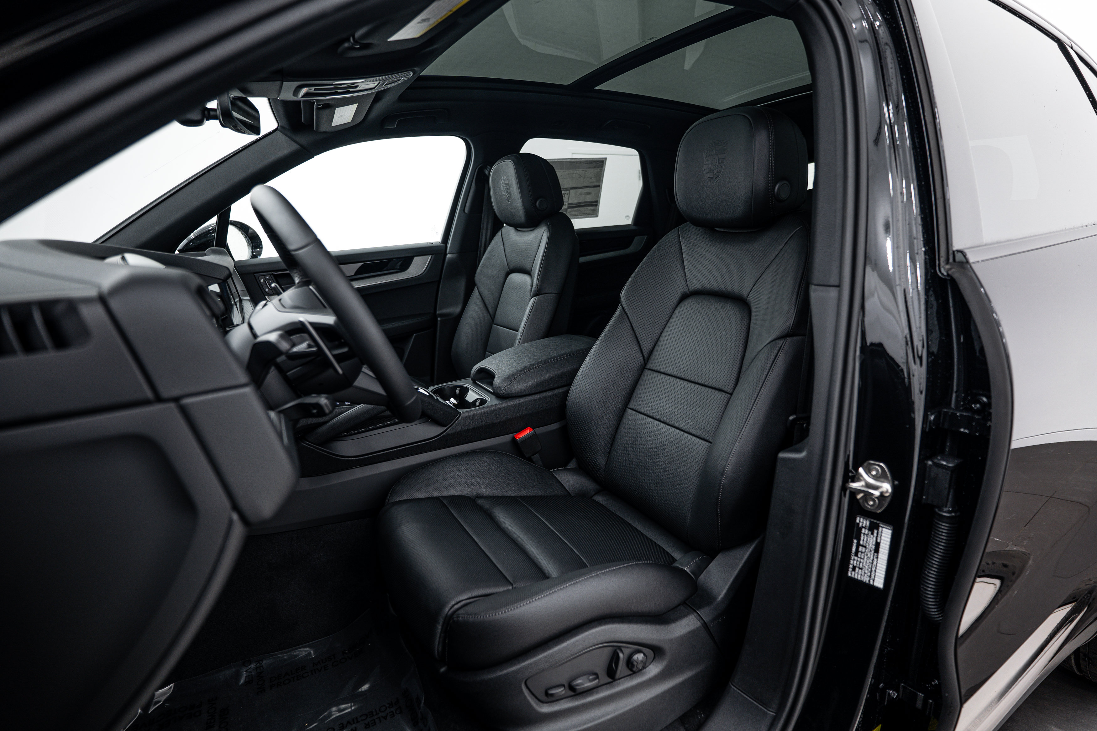 Certified 2026 Porsche Cayenne AWD/4WD image 5