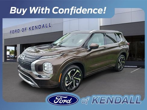 Used 2022 Mitsubishi Outlander SEL image 1