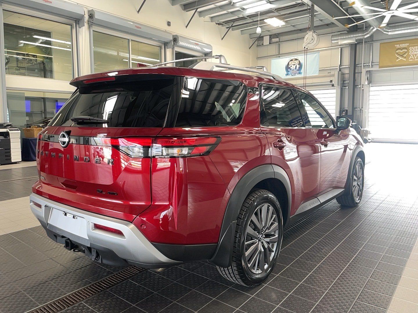 Used 2023 Nissan Pathfinder SL w/ SL Premium Package AWD/4WD image 22