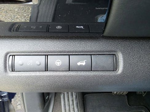 Used 2025 Nissan Pathfinder SV AWD/4WD image 13