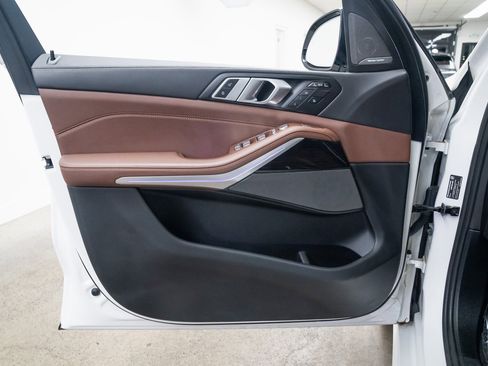 Used 2025 BMW X7 xDrive40i w/ M Sport Package image 17