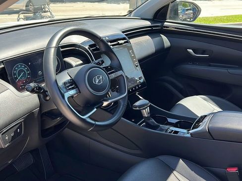 Used 2023 Hyundai Tucson SEL w/ Convenience Package image 2